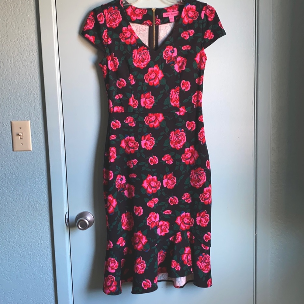Betsey Johnson floral V-neck sheath dress